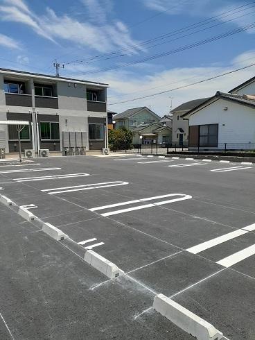 ドゥウェル　シンフォニー　Ⅱ（103） 駐車場