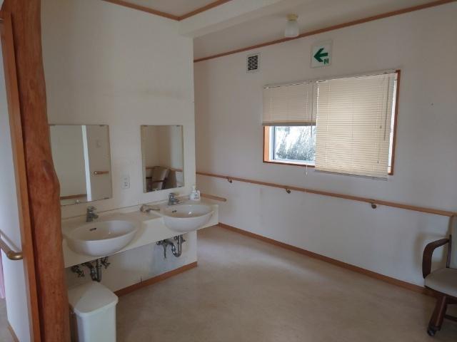 片田町事務所 洗面