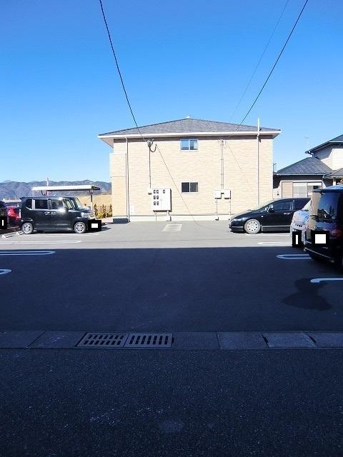 トレジャー（202） 駐車場