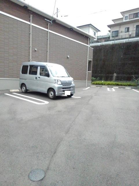 アム・フラット（102） 駐車場
