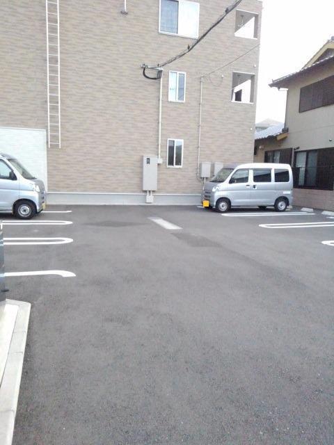グラン　ソレイユ（103） 駐車場