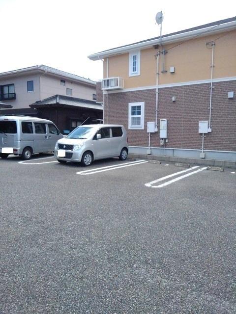 サンフラワー・Ｋ（101） 駐車場