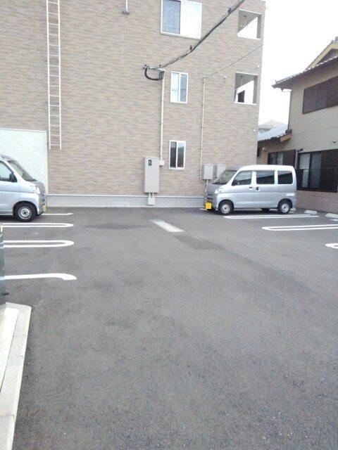 グラン　ソレイユ（104） 駐車場