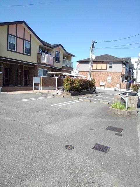 ソレイユ友Ｂ棟（101） 駐車場