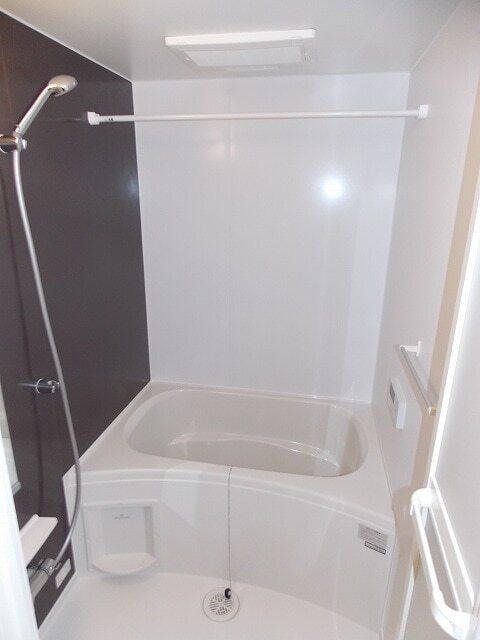 ラ・マジョーレⅡ（203） バス／シャワー