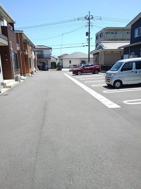 ラ・マジョーレⅡ（203） 駐車場