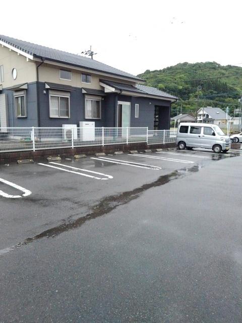メロウソレイユ　Ⅰ（103） 駐車場