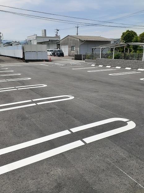 エレガント　フェイバー　Ⅱ（104） 駐車場