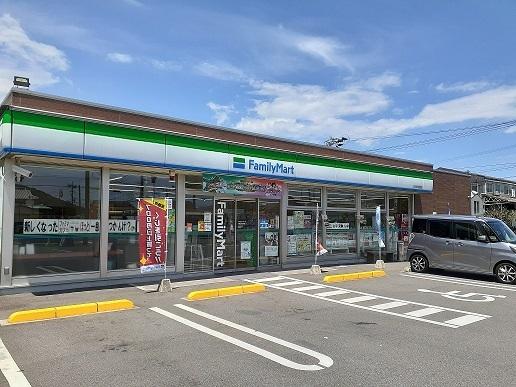 ファミリーマート日知屋店：450m