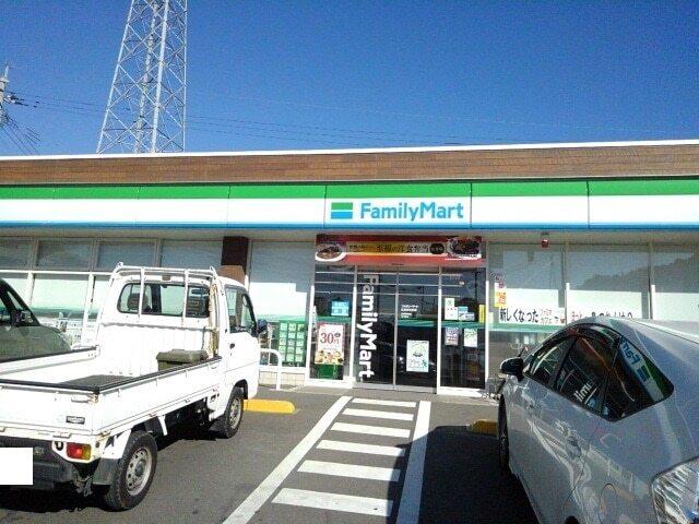 ファミリーマート延岡高校前店：35m