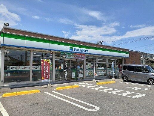 ファミリーマート日知屋店：250m