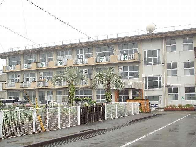 日知屋東小学校：1700m