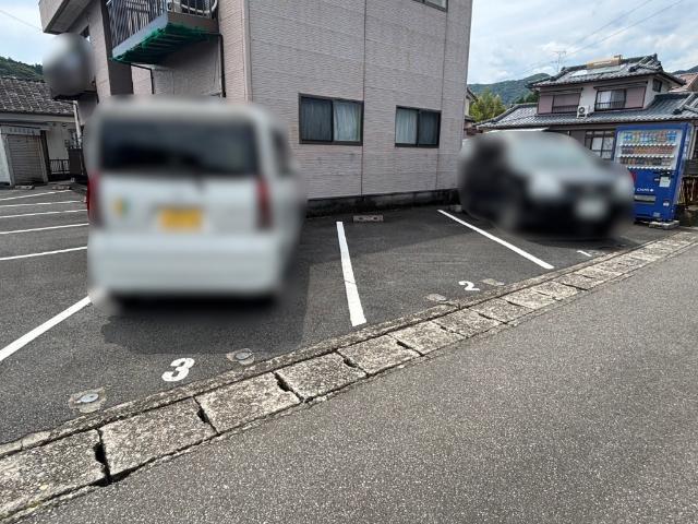 ペティハイム稲葉崎（201） 駐車場