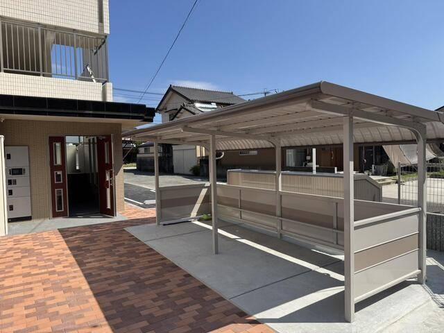 メゾン アバント（301） 駐車場
