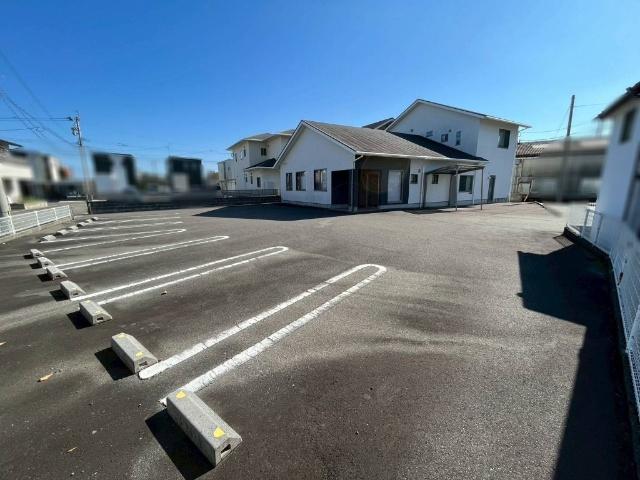 平原町4丁目1498-5　診療所跡（土地・建物） 駐車場