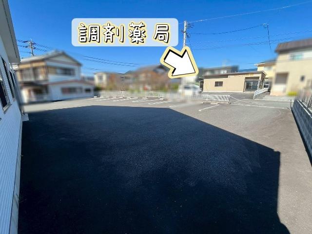 平原町4丁目1498-5　診療所跡（土地・建物） 駐車場