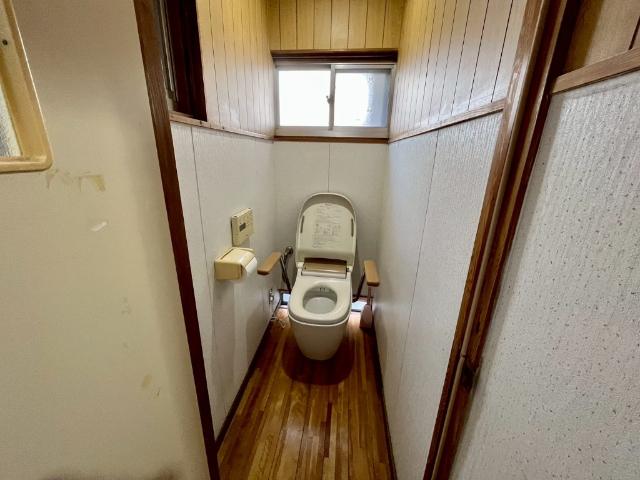 塩浜町3丁目中古住宅 トイレ