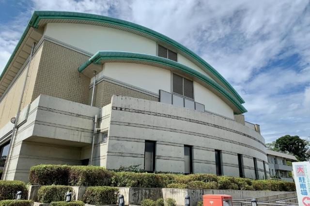 延岡市立図書館