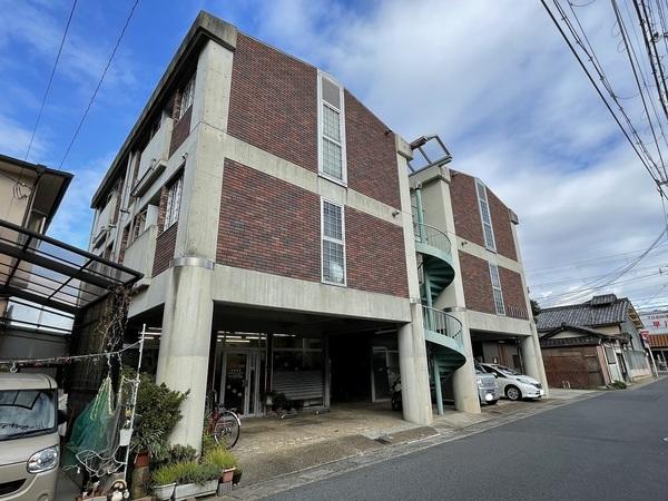 トライヤード（307） 外観