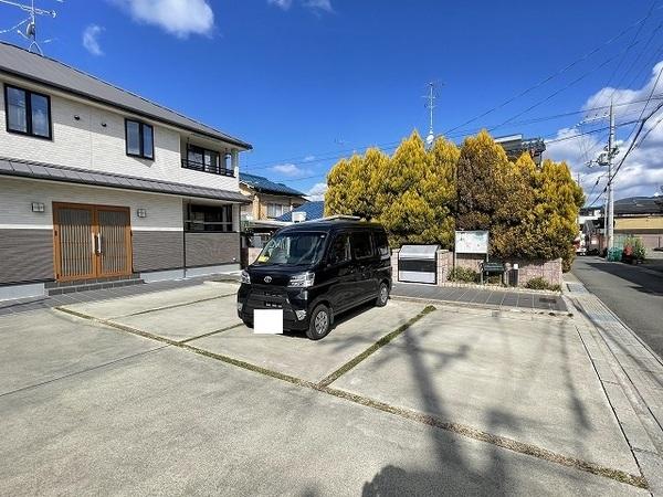 サンタカーサ（202） 駐車場