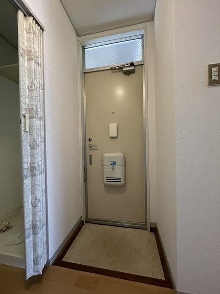 バニラハイツ（102） 玄関