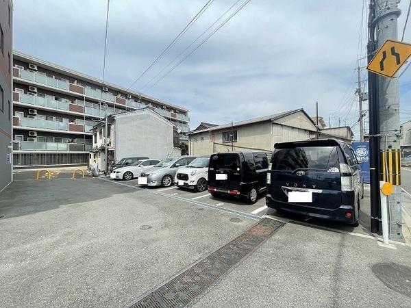 Radiant（511） 駐車場