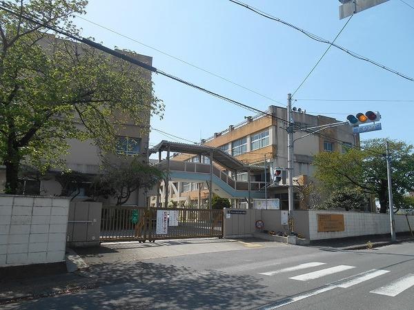 宇治市立西小倉小学校：564m