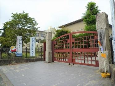 城陽市立青谷小学校：980m