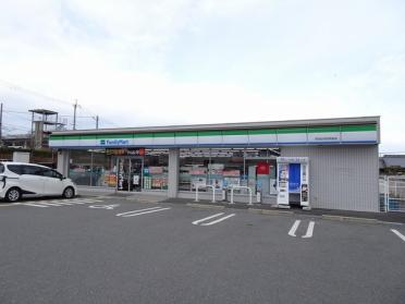 ファミリーマート京田辺市役所前店：555m