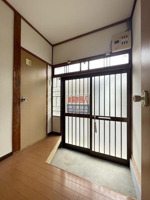 安井折坂貸家（4号） 玄関