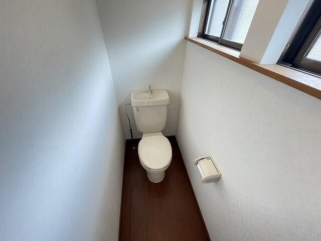 安井折坂貸家（4号） トイレ