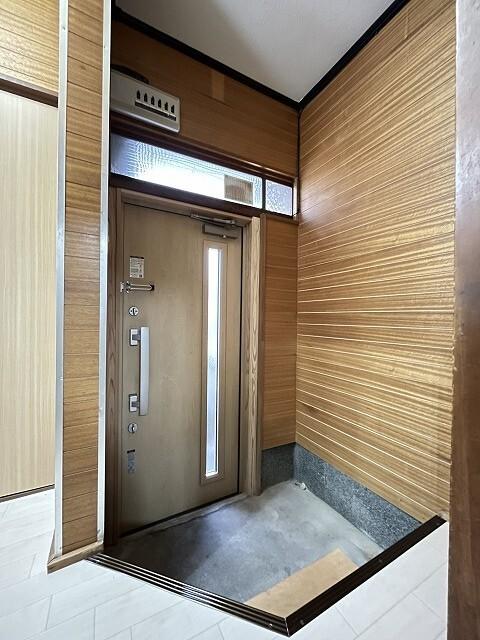 伊勢田町中山貸家（2） 玄関