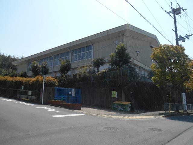 宇治市立広野中学校：1900m