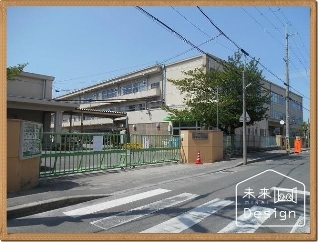 宇治市立伊勢田小学校：372m