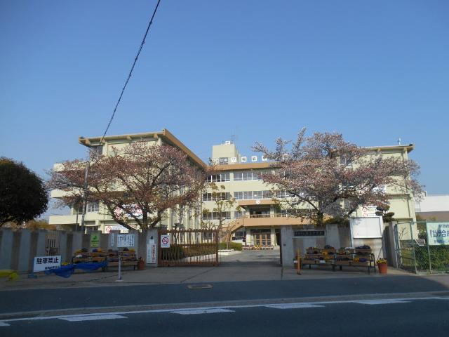 宇治市立槇島中学校：1296m