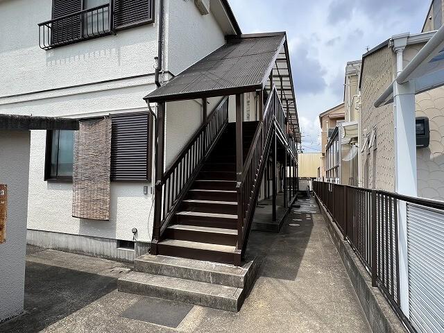 サンハイツ辻（102） エントランス