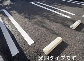 ノースヴィレッジ（102） 駐車場