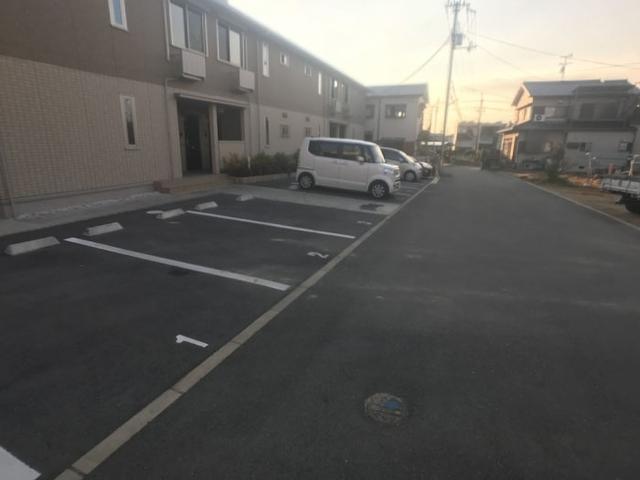 アイリス城陽（201） 駐車場