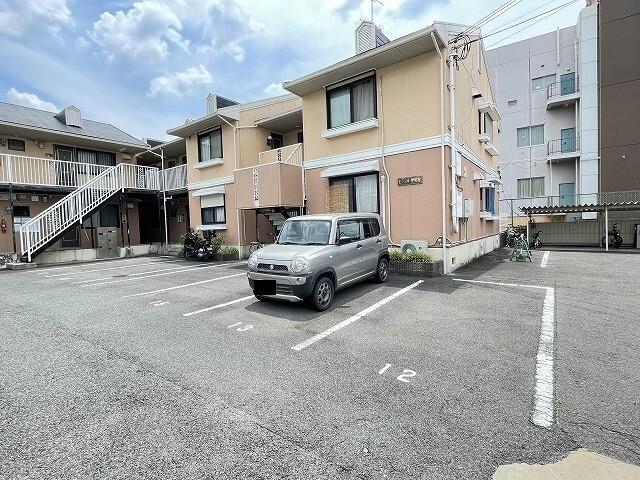 セジュール伊勢田（103） 駐車場