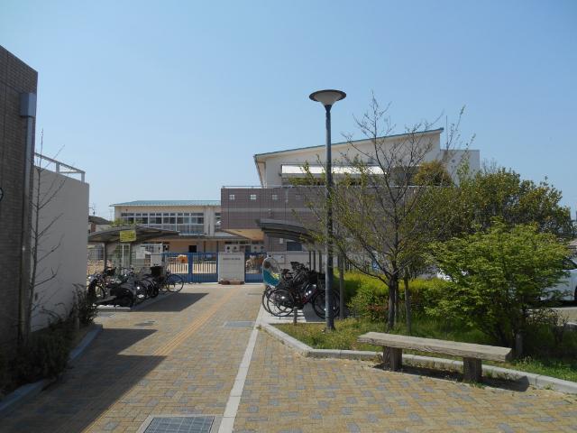 城陽市立久津川保育園：838m