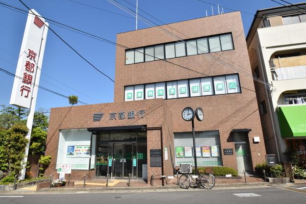 京都銀行富野荘支店：952m