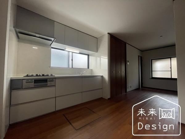 宇治市伊勢田町砂田　収益中古戸建 リビング