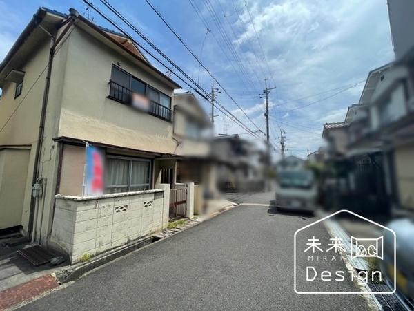 城陽市枇杷庄大堀　中古戸建住宅 前面道路含む現地写真