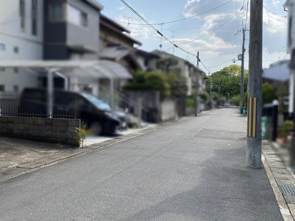 周辺は車通りの少ない閑静な住宅地になっています♪