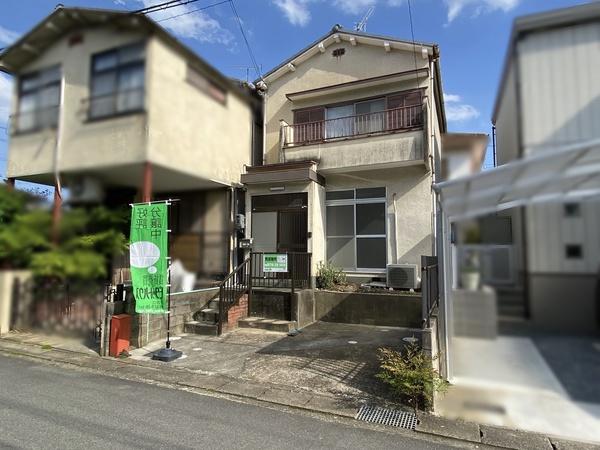 最寄りのバス停まで徒歩3分です♪近鉄京都線【大久保】駅までバス乗車4分♪