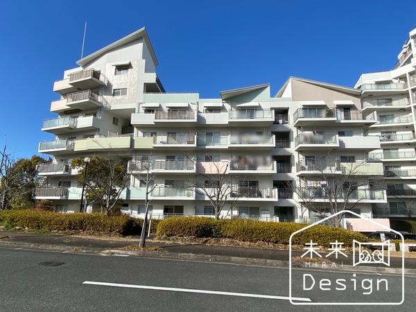 マンションの周囲には閑静な住宅や、大きな公園がたくさんあり、自然にも恵まれた穏やかな環境です♪