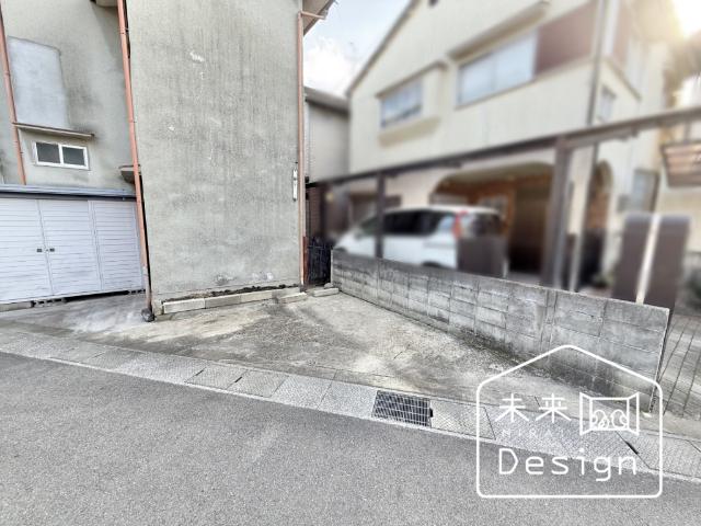 城陽市寺田市ノ久保　中古戸建住宅 駐車場