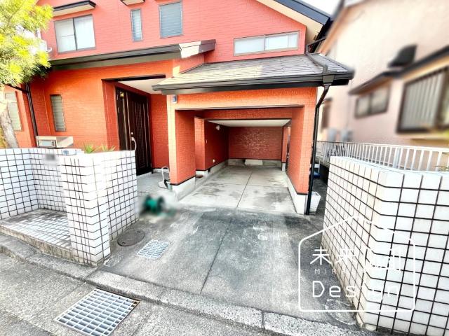 京田辺市花住坂2丁目　中古戸建住宅 駐車場