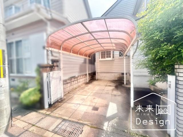 宇治市小倉町春日森　中古戸建住宅 駐車場