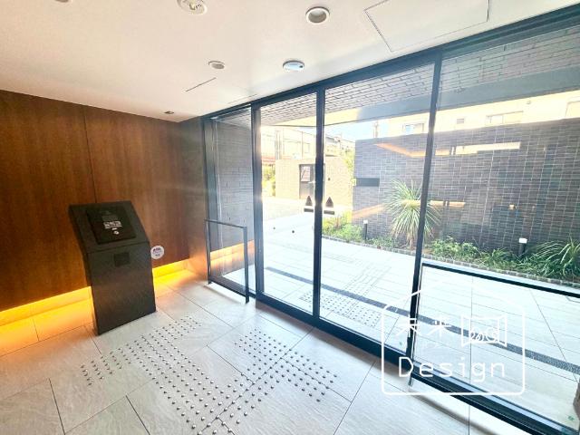 プレサンスロジェ京都城陽 エントランス